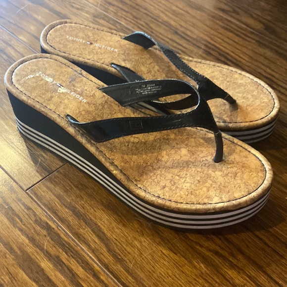 Tommy Hilfiger Platform Flip Flops - Picture 1 of 6